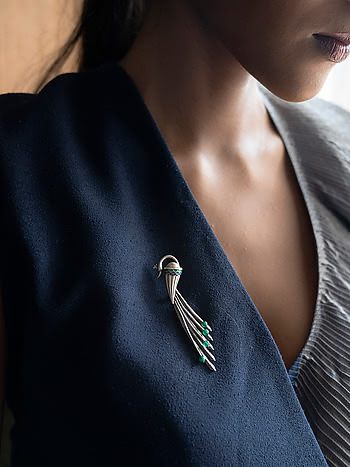 Broches