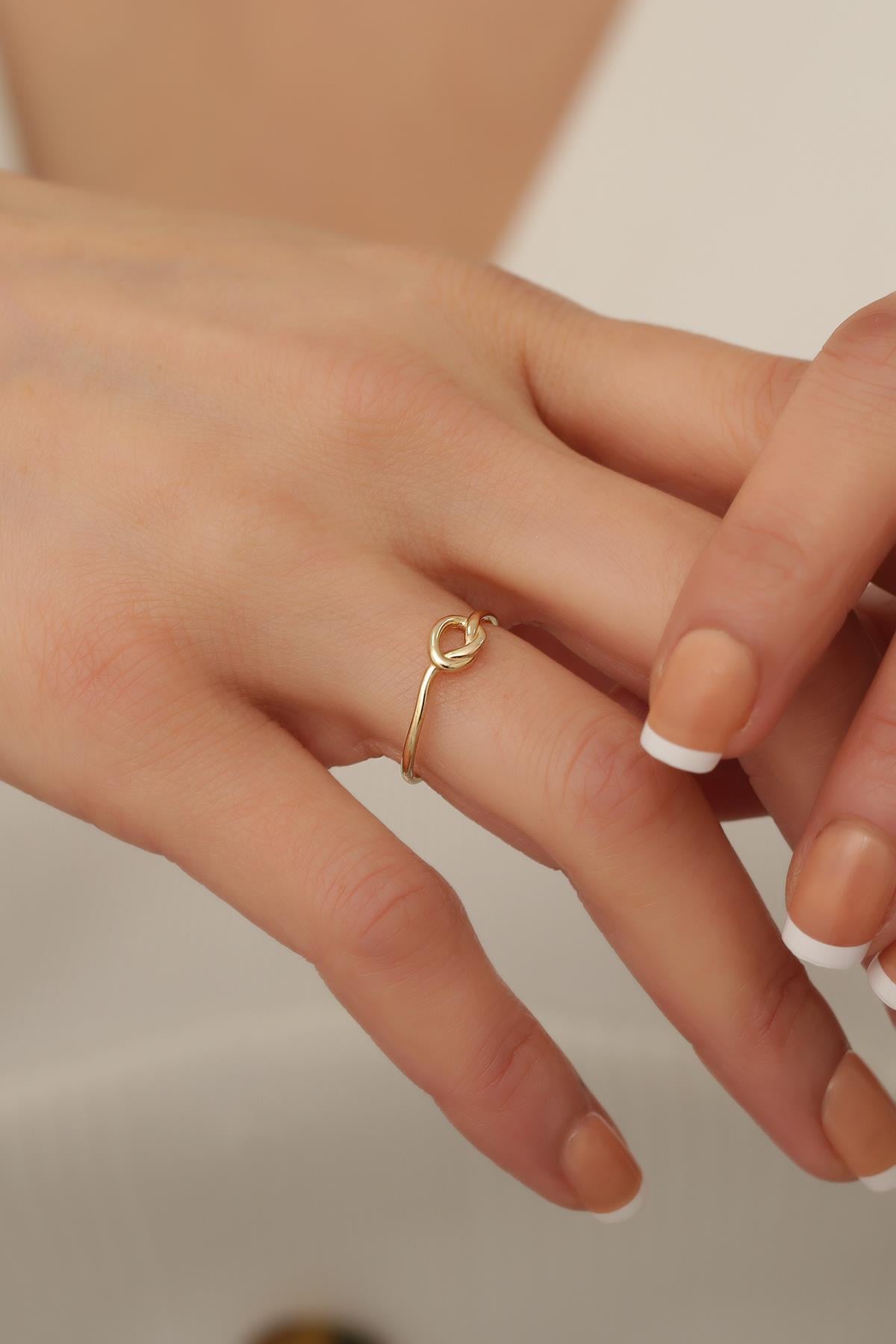 9K Gold Knot Ring 2